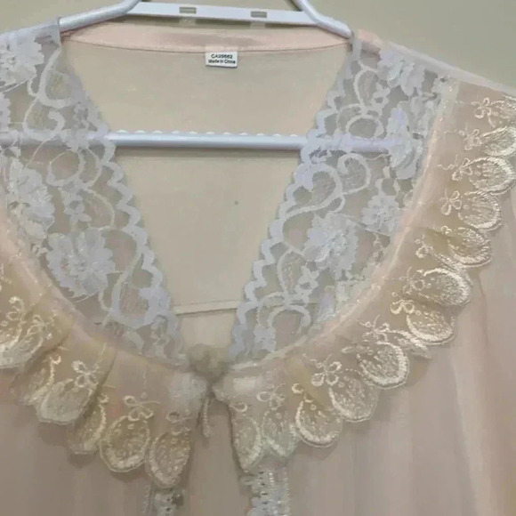 Gorgeous vintage sheer dressing gown, Source Unknown  w 3/4 bell sleeves - Picture 7 of 9